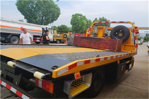 吉林附近拖车电话号码服务