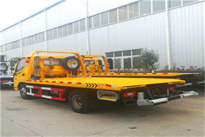 吉林附近拖车救援搭电